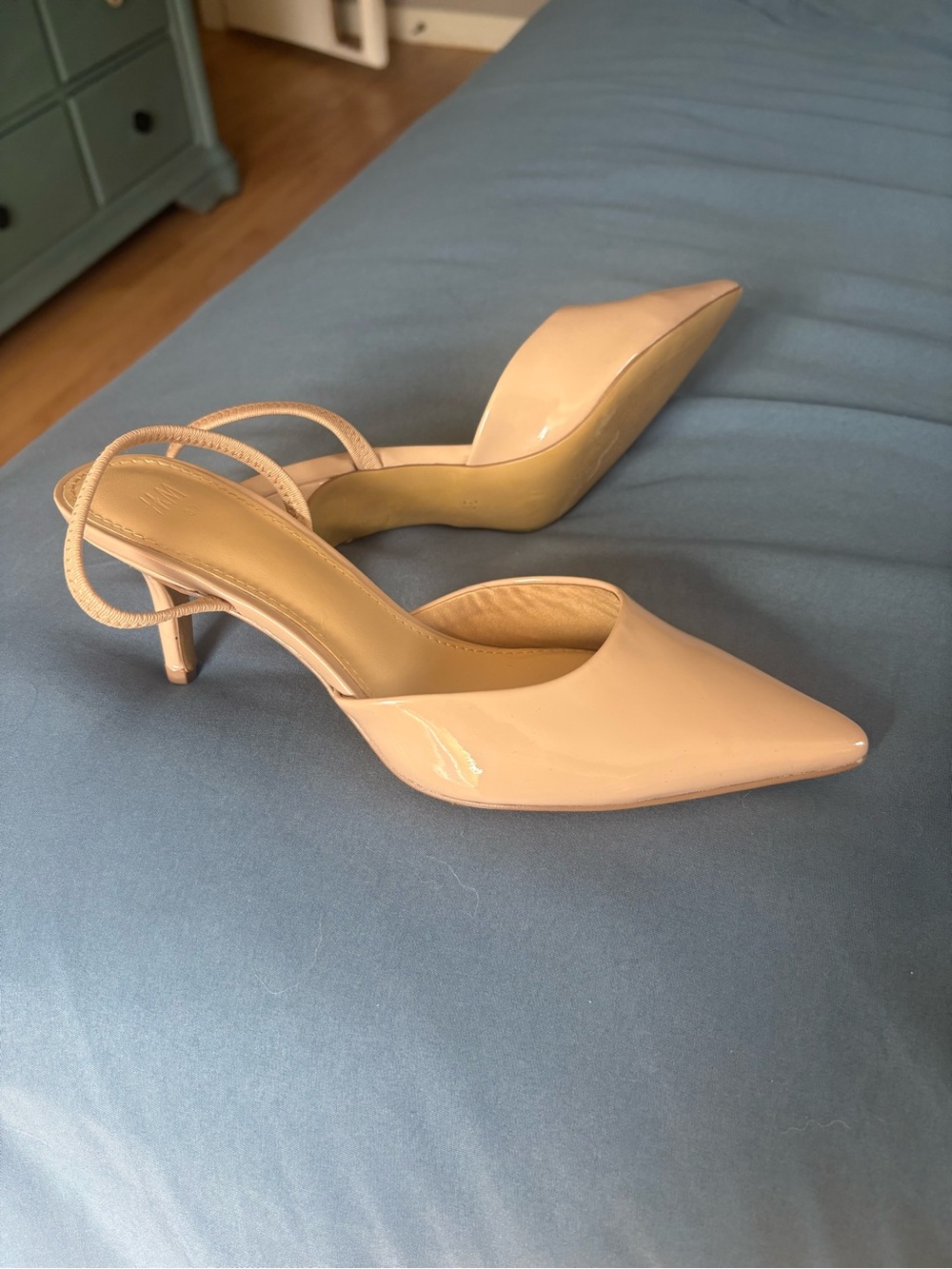 H&M Beige Patent Slingback Pointed-Toe Heels
